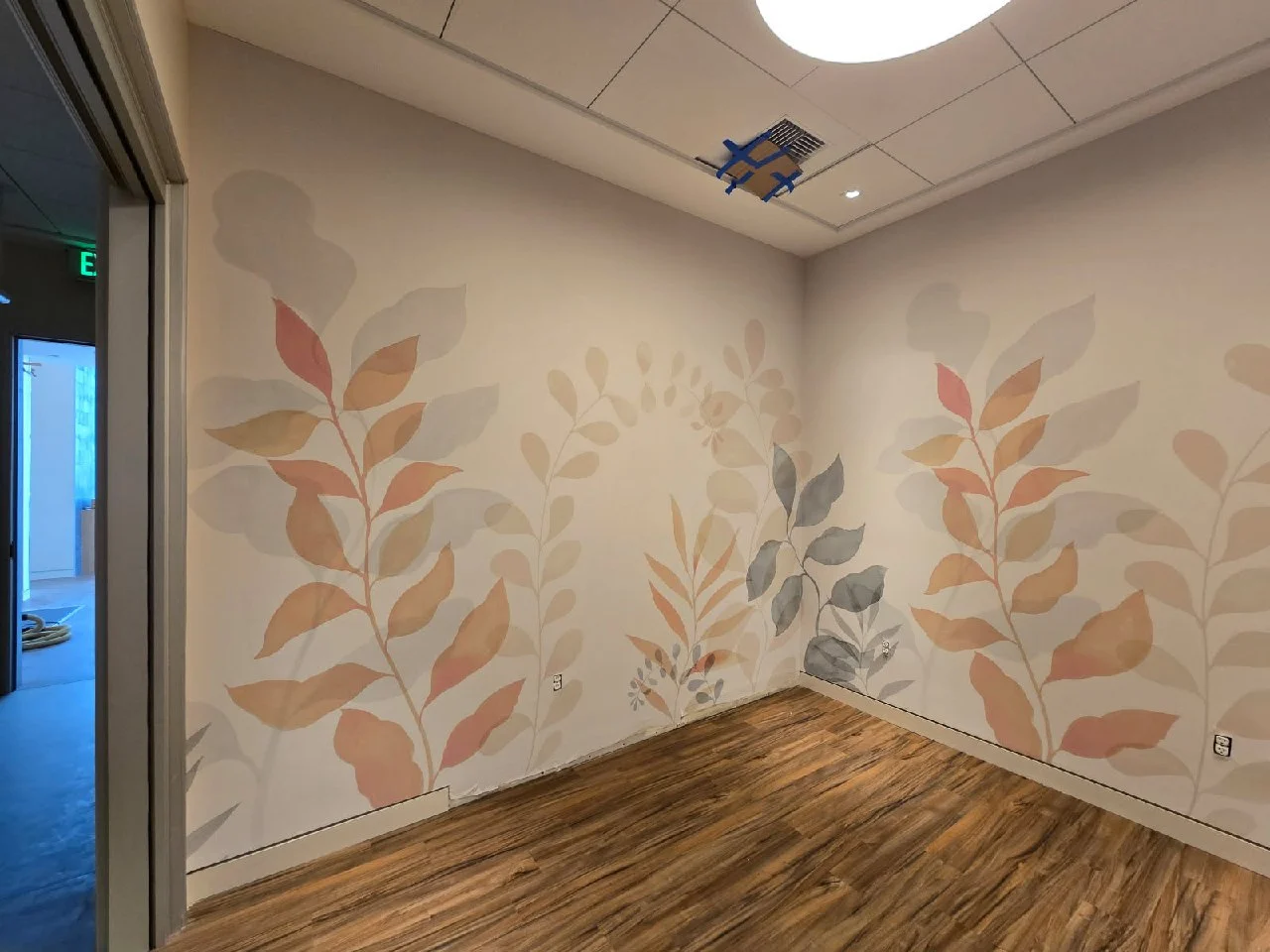 Wallpaper installation in Universal City, TX